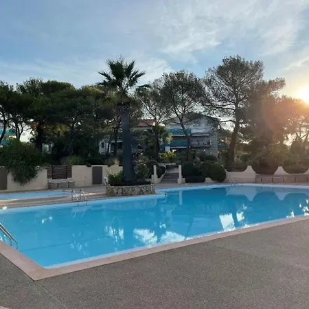 Apartment 73m Carre -piscine-500 M De La Mer-parking