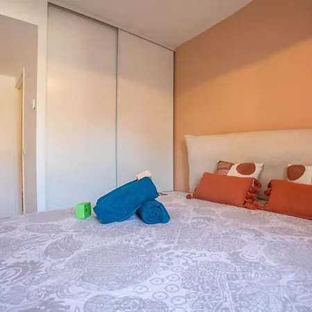 73m Carre -piscine-500 M De La Mer-parking Apartment Saint-Raphaël