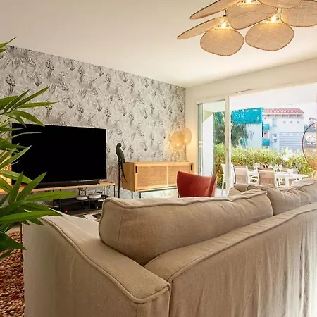 73m Carre -piscine-500 M De La Mer-parking Apartment