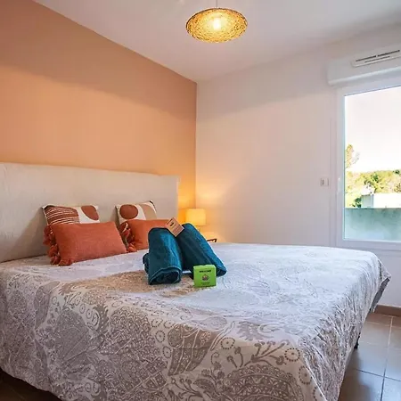 Appartement Piscine - 2 Chambres - Terrasse - Parking Prive