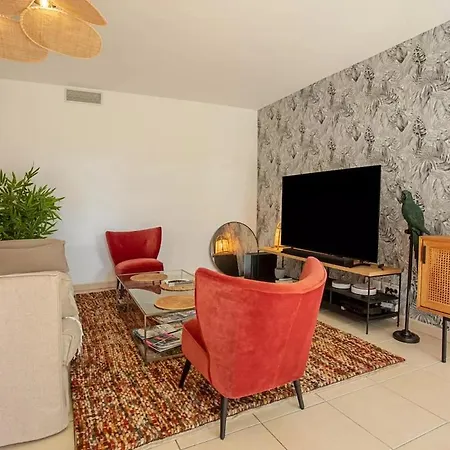 Piscine - 2 Chambres - Terrasse - Parking Prive Appartement *